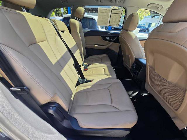 Used 2023 Audi Q7 3.0T Premium w/ Convenience Package AWD/4WD image 12
