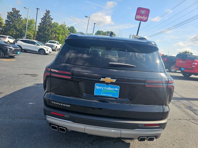 Used 2025 Chevrolet Traverse LT FWD image 7