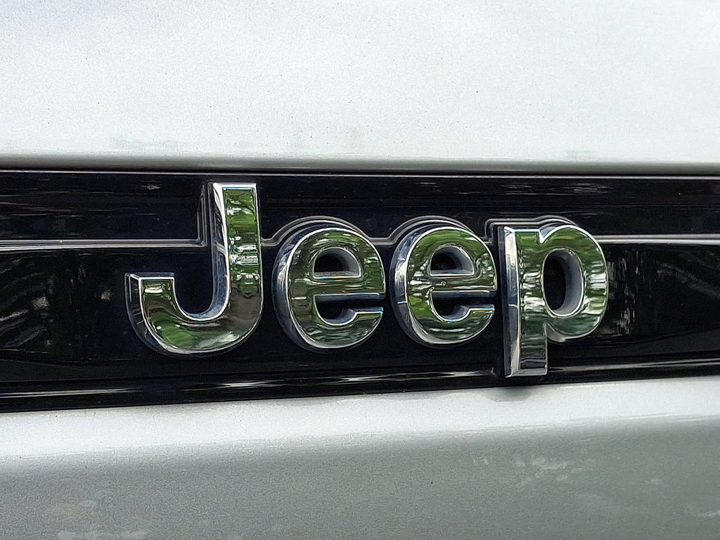 Certified 2023 Jeep Grand Cherokee Limited AWD/4WD image 33