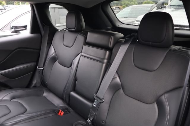Used 2019 Jeep Cherokee Limited AWD/4WD image 9
