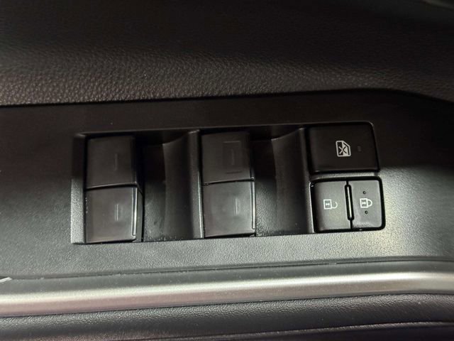 Used 2024 Toyota Highlander LE image 20