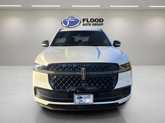 New 2027 Lincoln Navigator Reserve w/ Jet Appearance Package AWD/4WD image 2