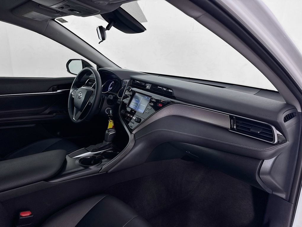 Used 2020 Toyota Camry SE FWD image 31