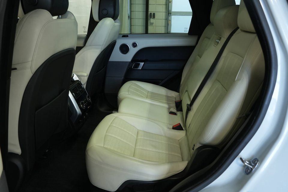 Used 2019 Land Rover Range Rover Sport HSE Dynamic image 36