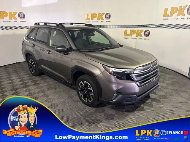 Used 2025 Subaru Forester Premium AWD/4WD image 1