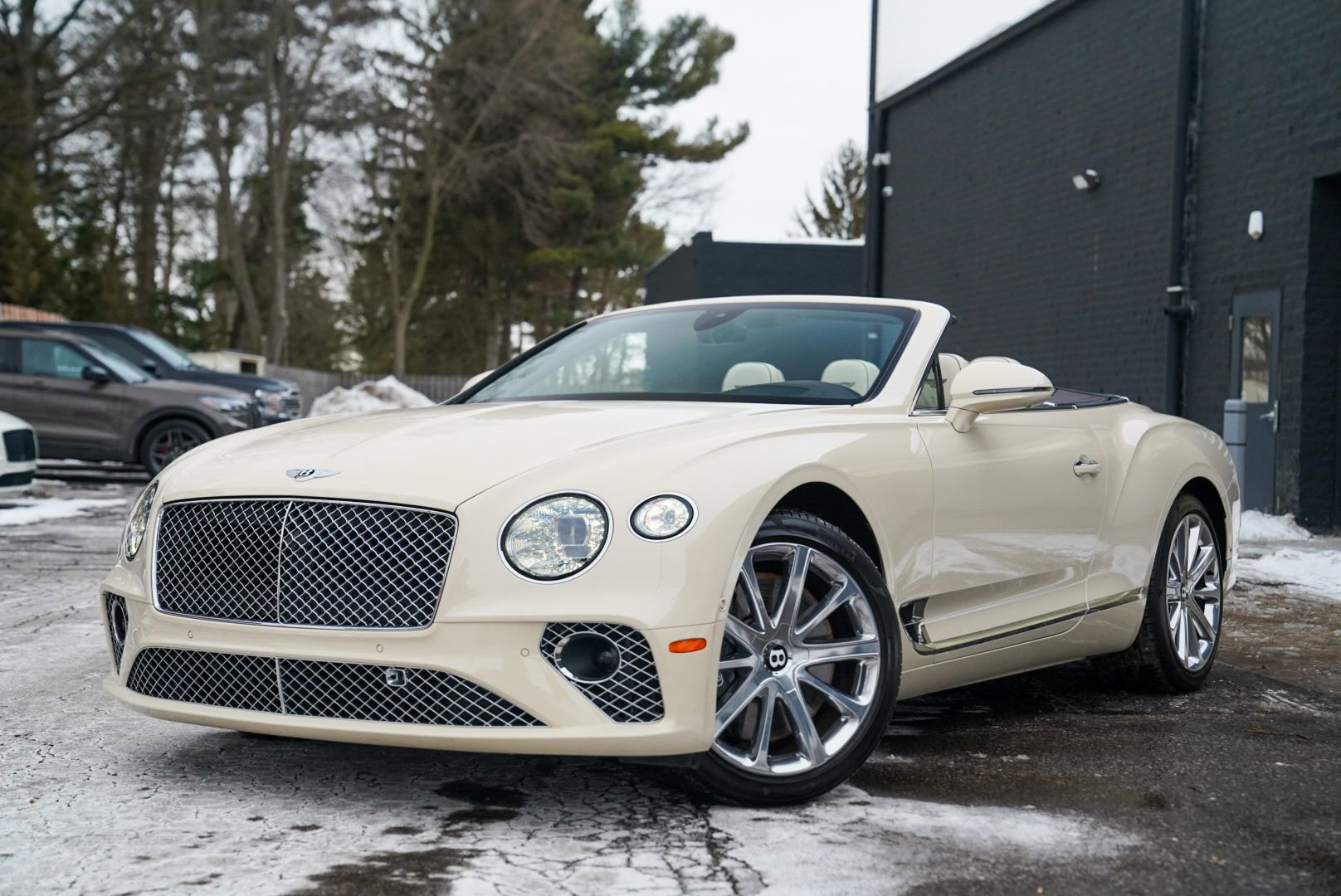 Used 2023 Bentley Continental GT Azure image 76