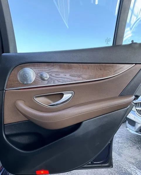 Used 2017 Mercedes-Benz E 300 image 26