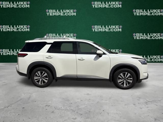 Used 2023 Nissan Pathfinder SL w/ Black Appearance Package image 4