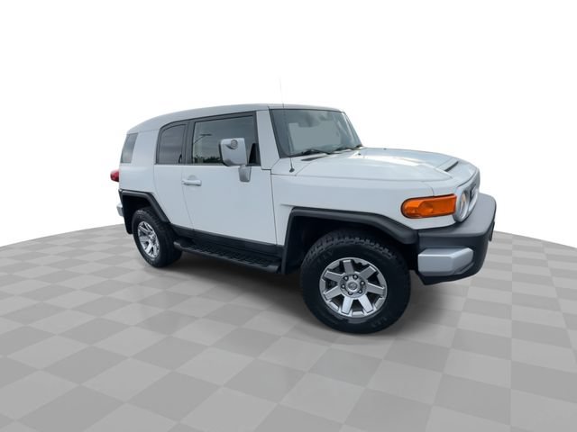 Used 2014 Toyota FJ Cruiser 4WD w/ Convenience Package image 2