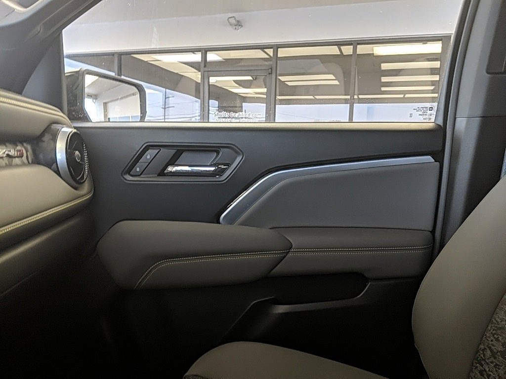 Used 2024 Chevrolet Colorado ZR2 w/ Safety Package image 23