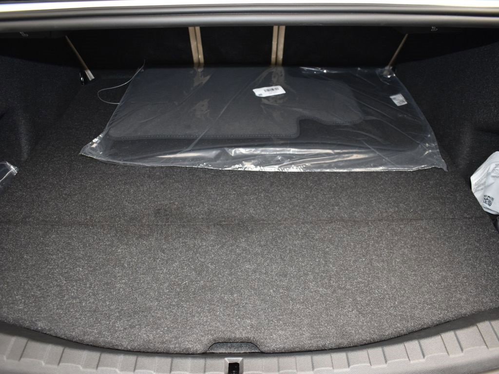 Certified 2025 BMW 330i Sedan w/ Premium Package image 20