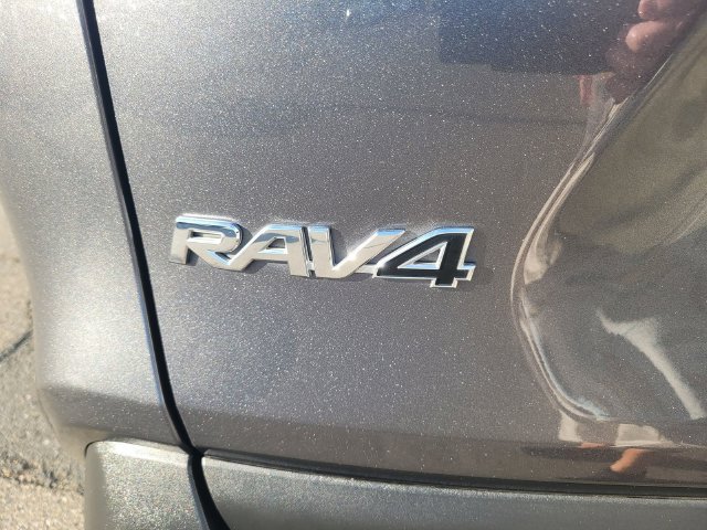 Used 2021 Toyota RAV4 XLE w/ Convenience Package AWD/4WD image 10