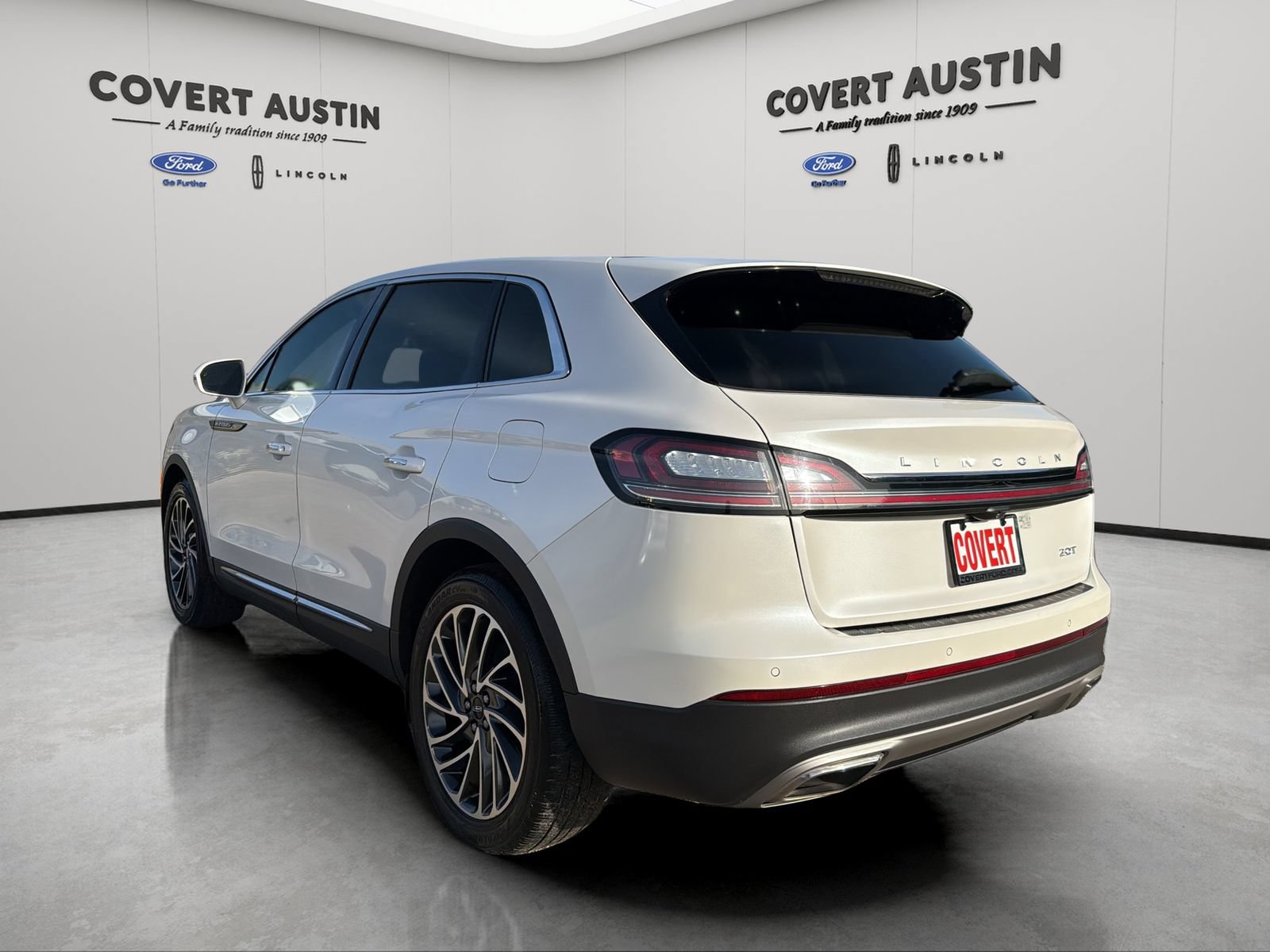 Used 2019 Lincoln Nautilus Reserve w/ Cargo Utility Package FWD image 3