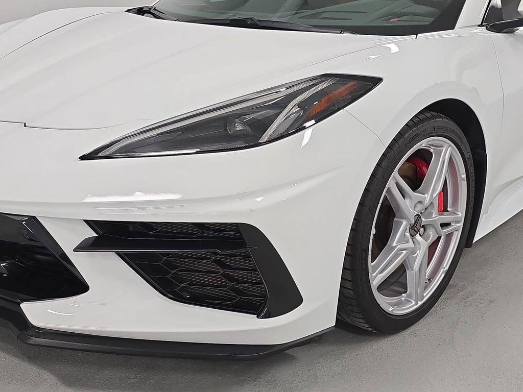 Used 2022 Chevrolet Corvette Stingray Preferred Cpe w/ Z51 Performance Package RWD image 11
