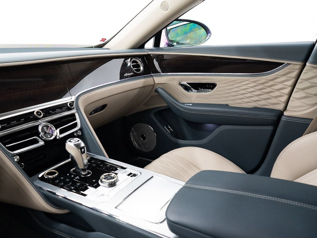 Used 2026 Bentley Flying Spur Plug-In Hybrid AWD/4WD image 26