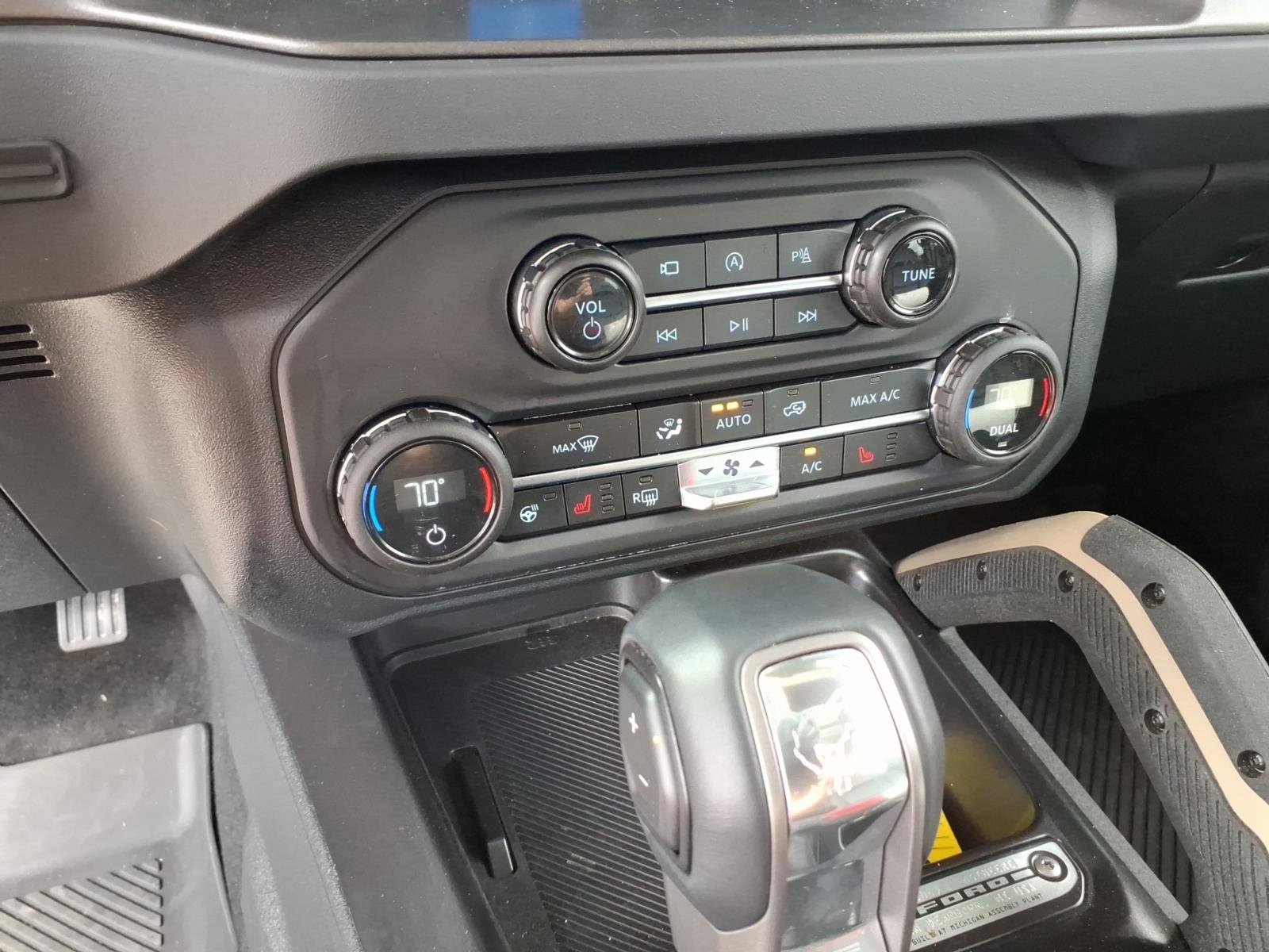 Used 2025 Ford Bronco Badlands image 20