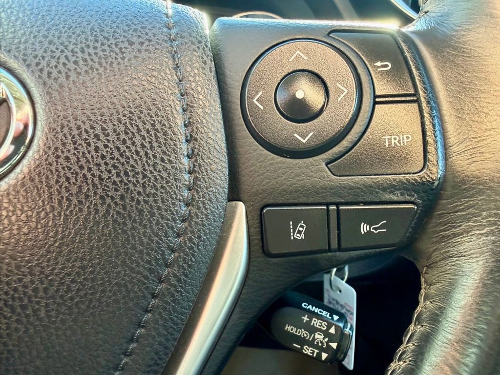 Used 2017 Toyota Corolla SE w/ Carpet Mat Package (TMS) image 29