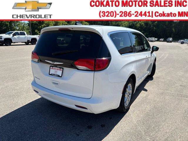 Used 2024 Chrysler Voyager LX FWD image 7