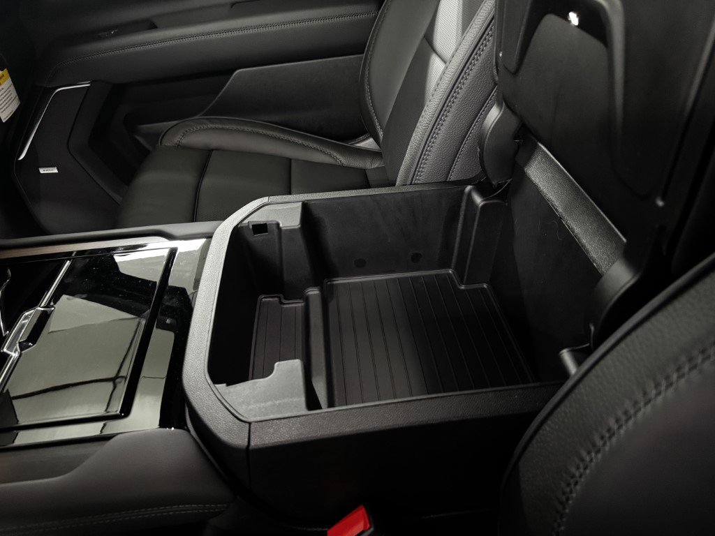 New 2026 GMC Yukon Denali w/ Sun & Power Step Package image 24