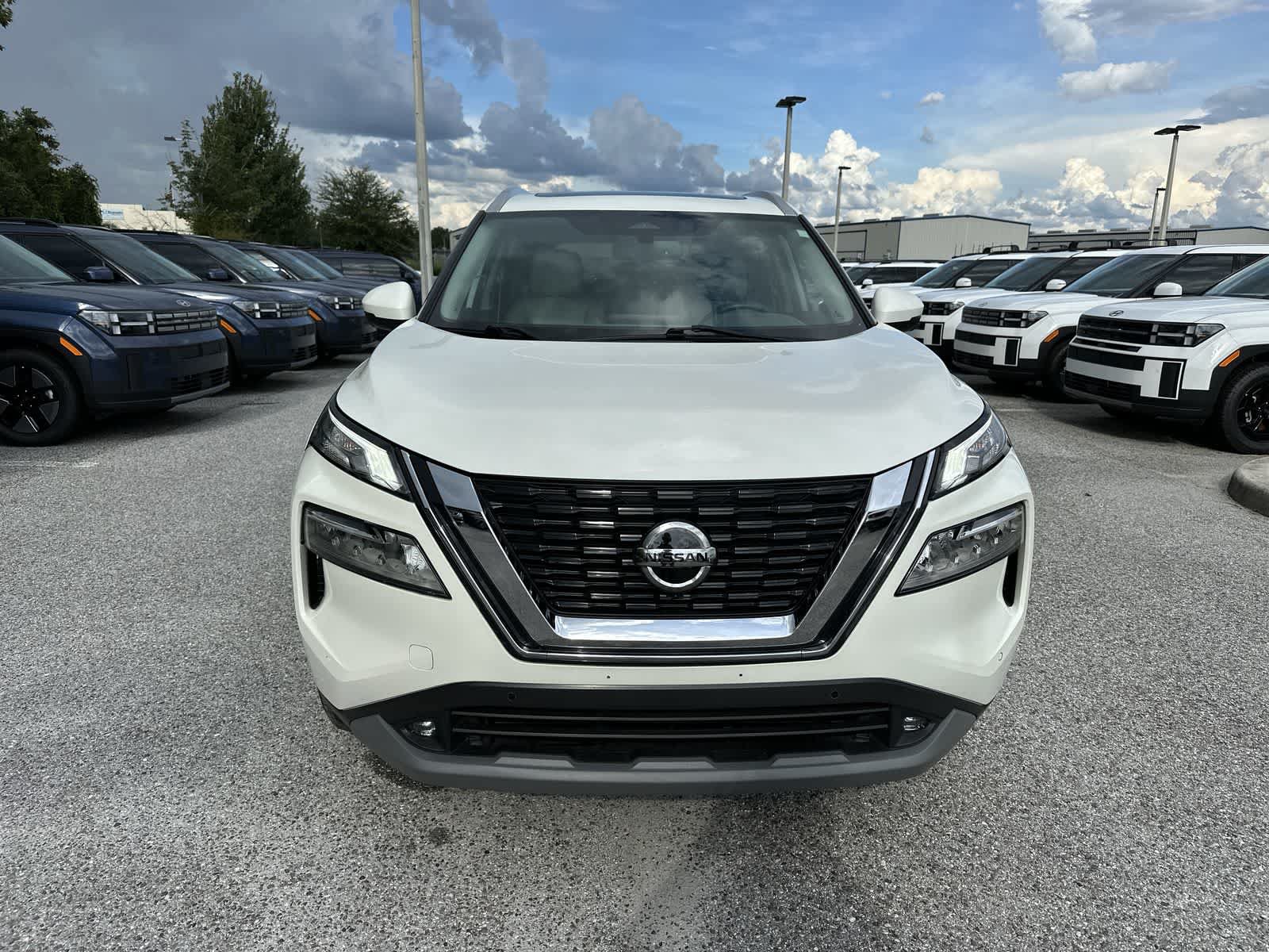 Used 2021 Nissan Rogue SL w/ Premium Package AWD/4WD image 12