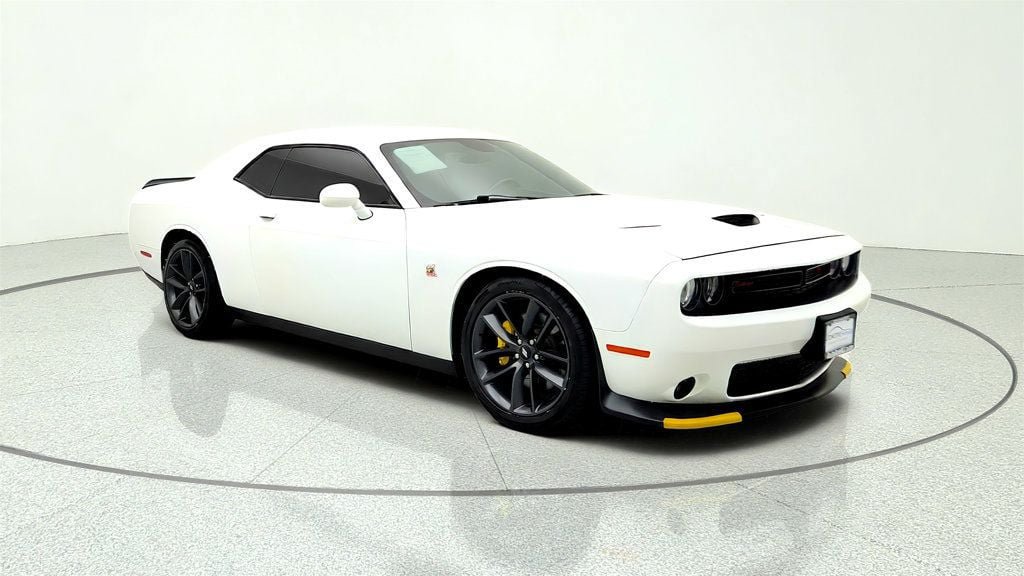 Used 2019 Dodge Challenger R/T Scat Pack RWD image 3