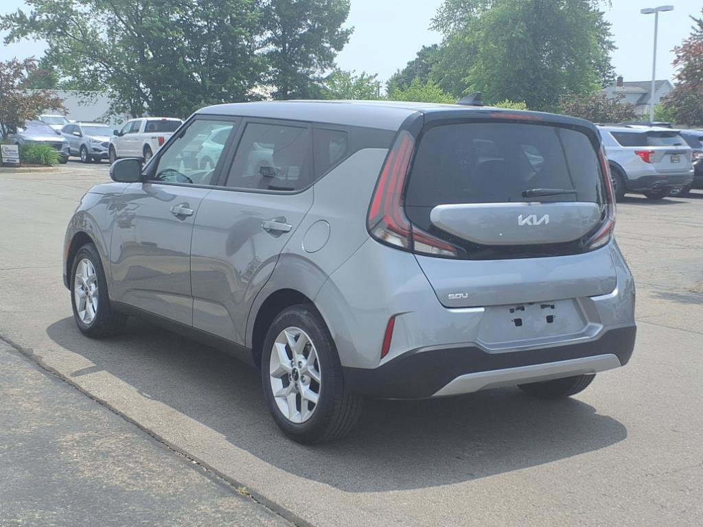 Used 2024 Kia Soul LX w/ Option Group 015 image 4