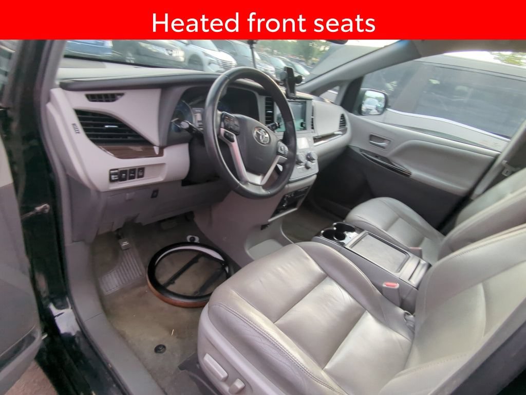 Used 2015 Toyota Sienna XLE Premium FWD image 7