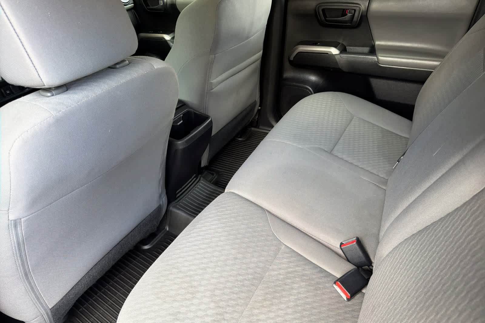 Used 2021 Toyota Tacoma SR5 RWD image 4