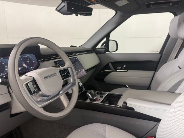 Used 2023 Land Rover Range Rover SV image 16