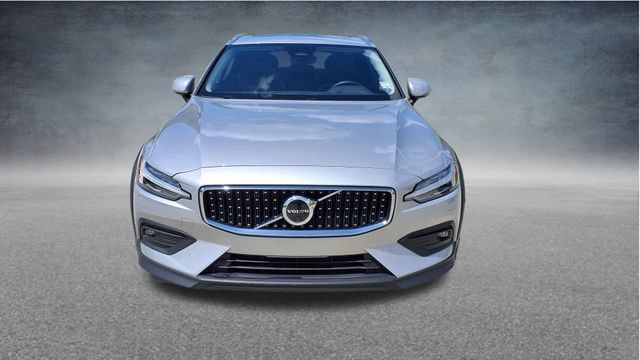 Used 2025 Volvo V60 B5 Cross Country Plus AWD/4WD image 2