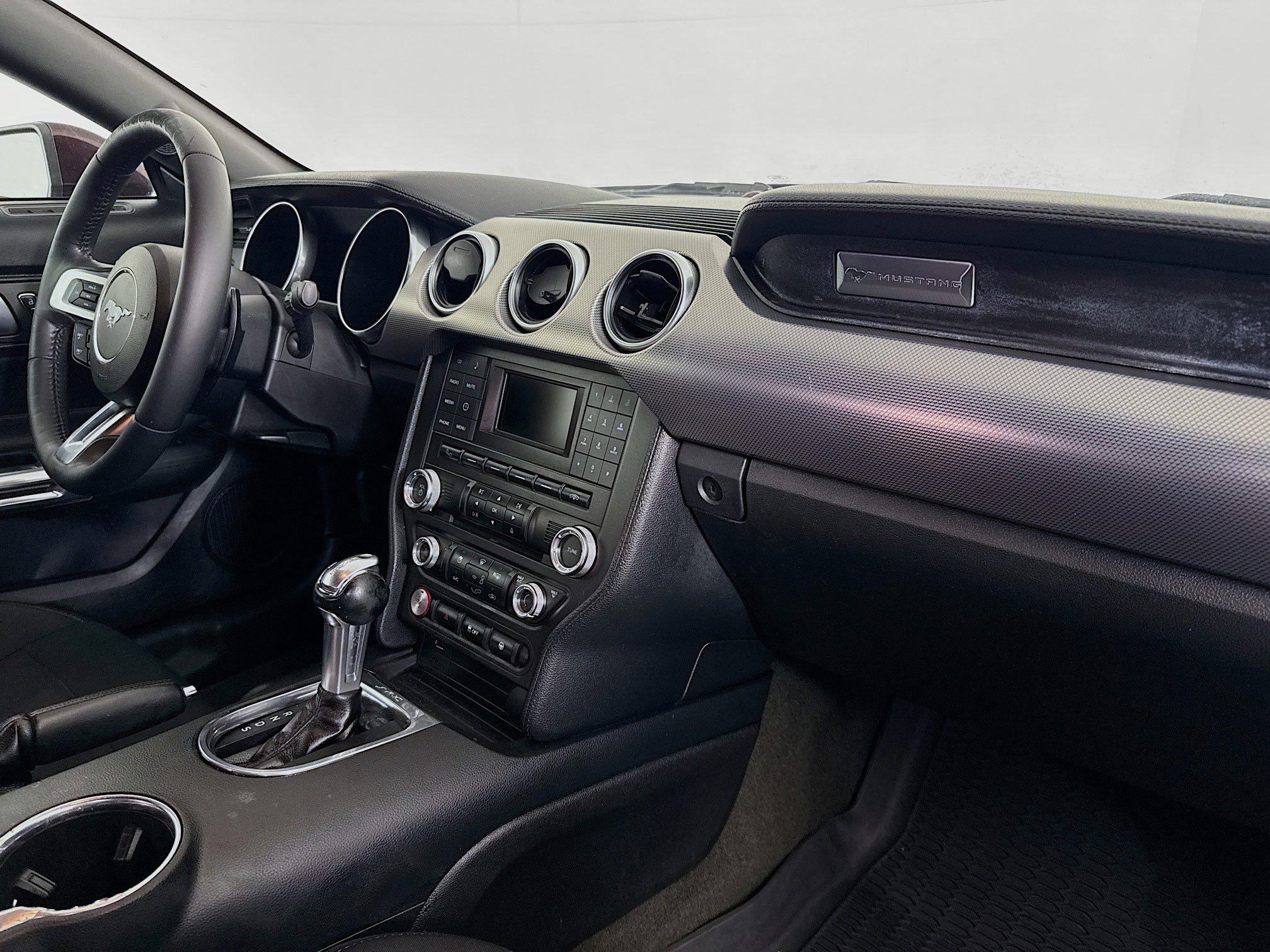 Used 2018 Ford Mustang GT w/ Black Accent Package RWD image 25