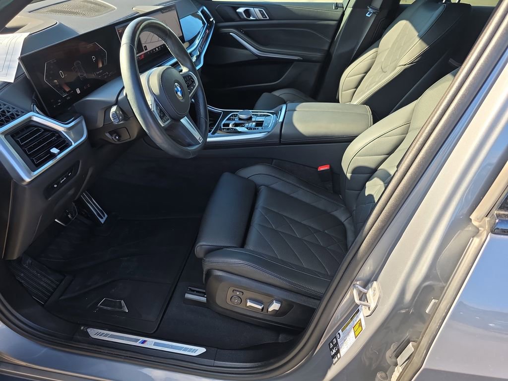 Used 2025 BMW X5 xDrive40i w/ M Sport Package image 8