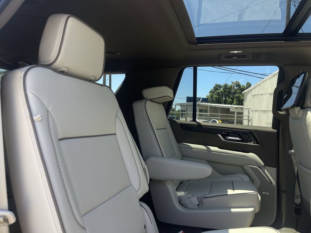 New 2026 GMC Yukon Denali w/ Denali Reserve Package AWD/4WD image 27