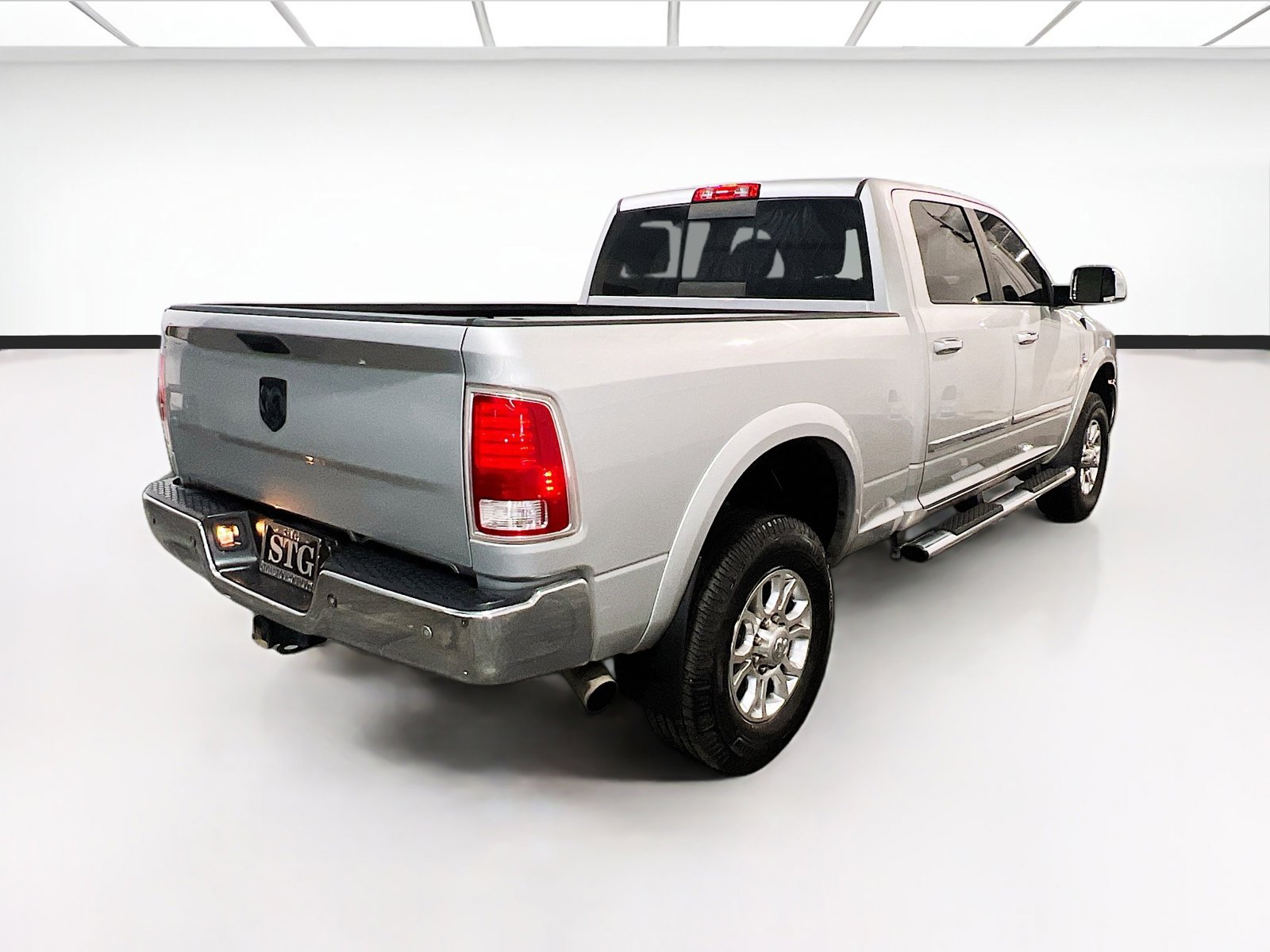 Used 2016 RAM 2500 Laramie AWD/4WD image 4