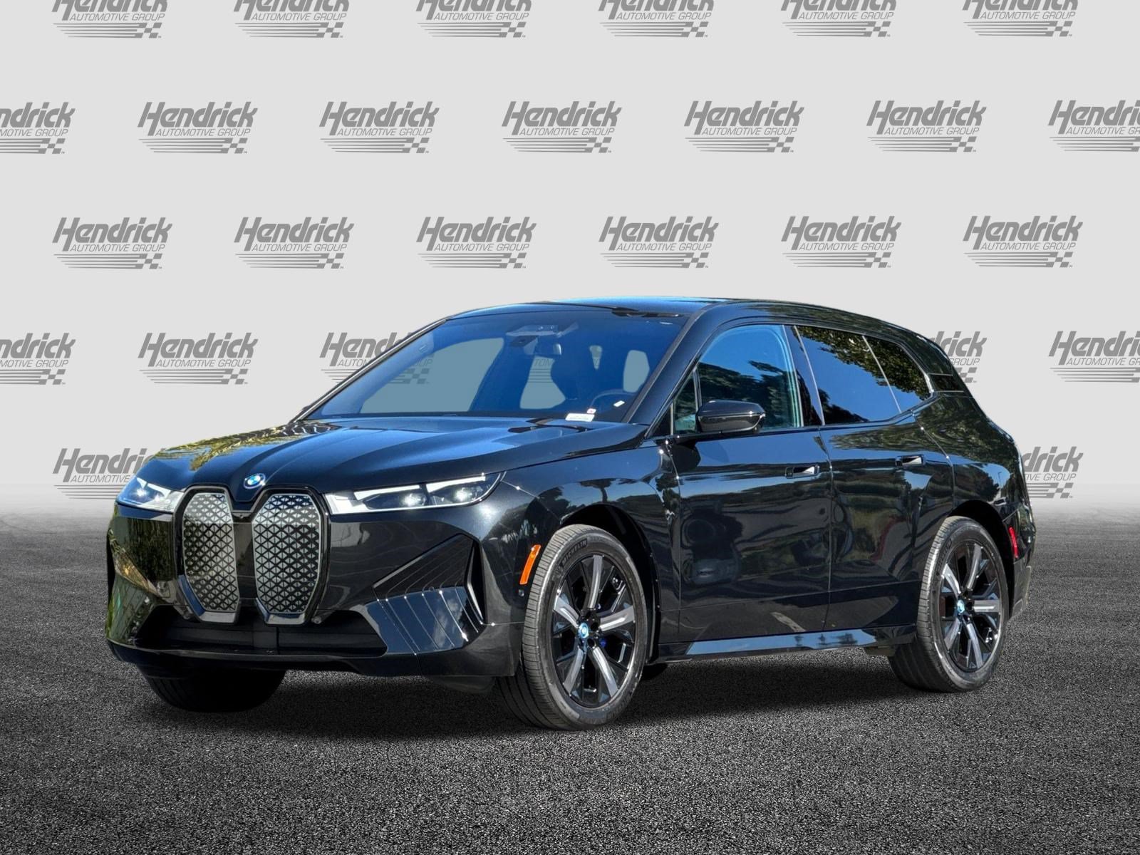 Used 2024 BMW iX xDrive50 w/ Sport Package AWD/4WD image 9