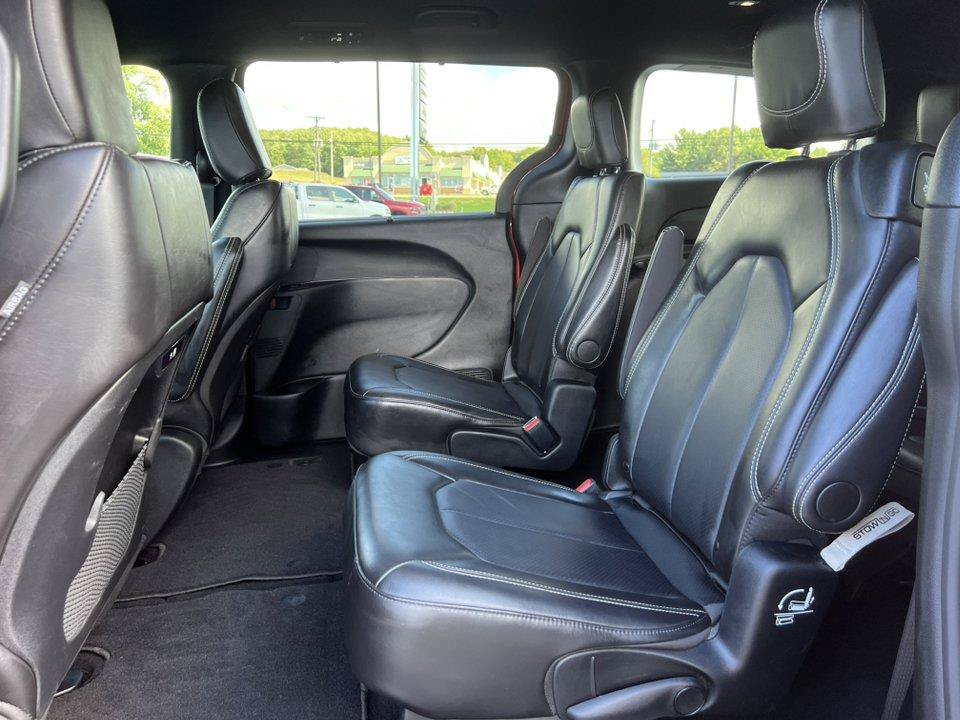 Used 2026 Chrysler Pacifica Select FWD image 4