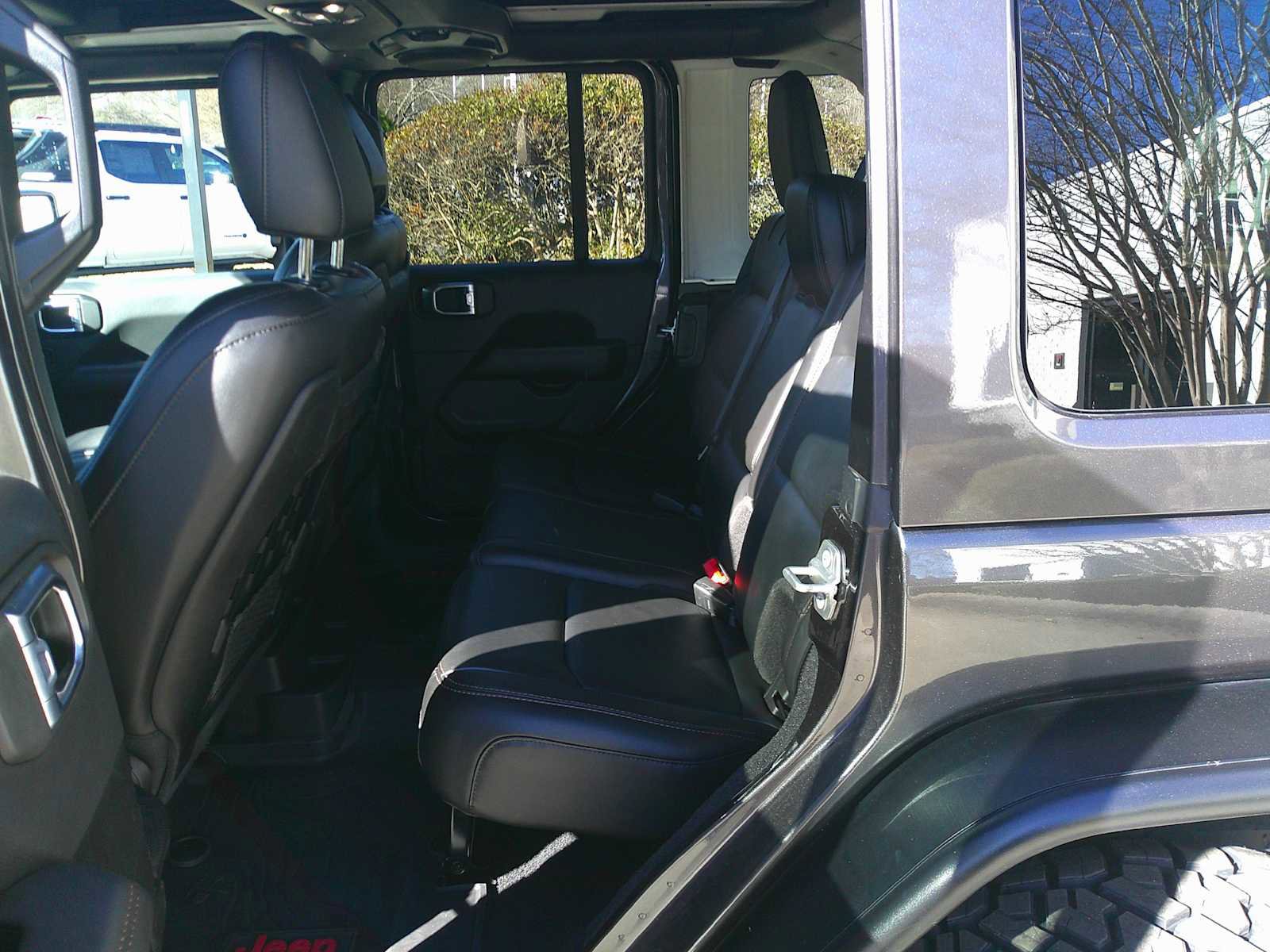 Used 2021 Jeep Wrangler Unlimited Rubicon w/ Trailer Tow Package image 29