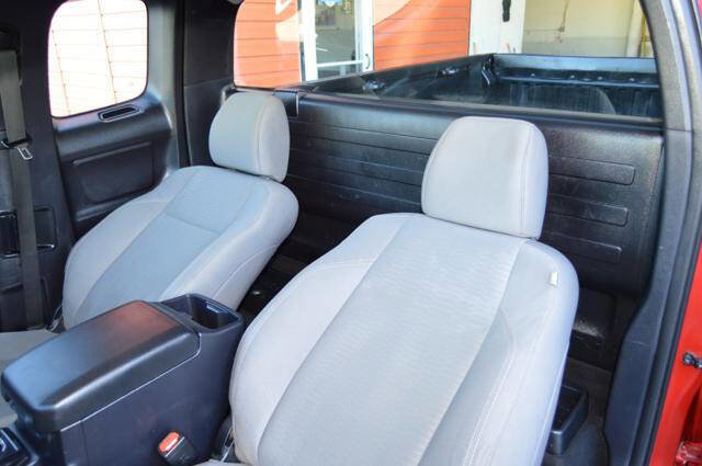 Used 2017 Toyota Tacoma 4x4 Access Cab image 37