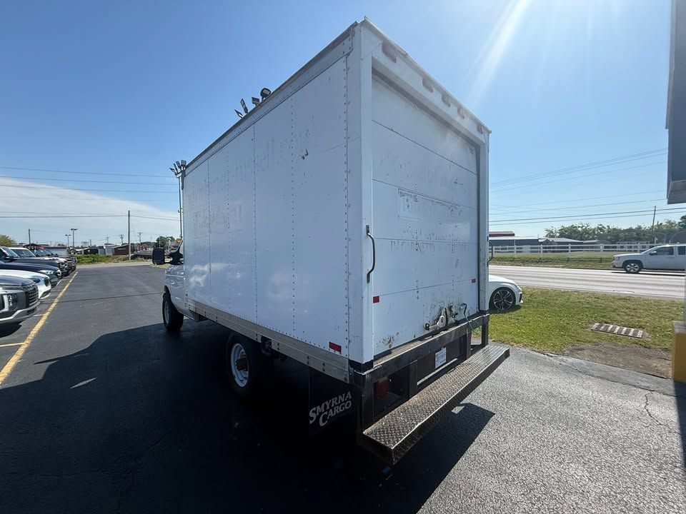 Used 2006 Ford E-350 and Econoline 350 Super Duty RWD image 6