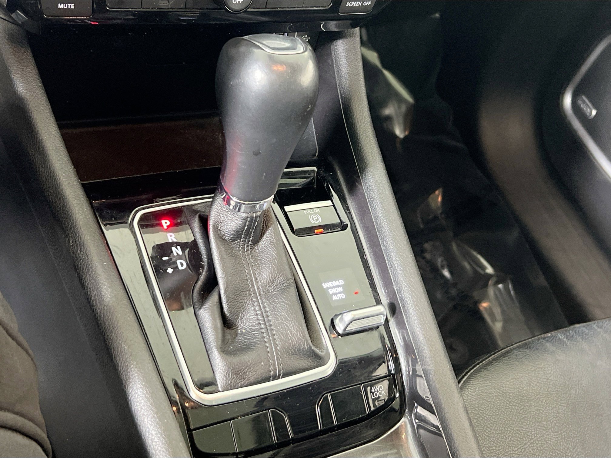 Used 2022 Jeep Compass Latitude w/ Sun and Sound Group image 16