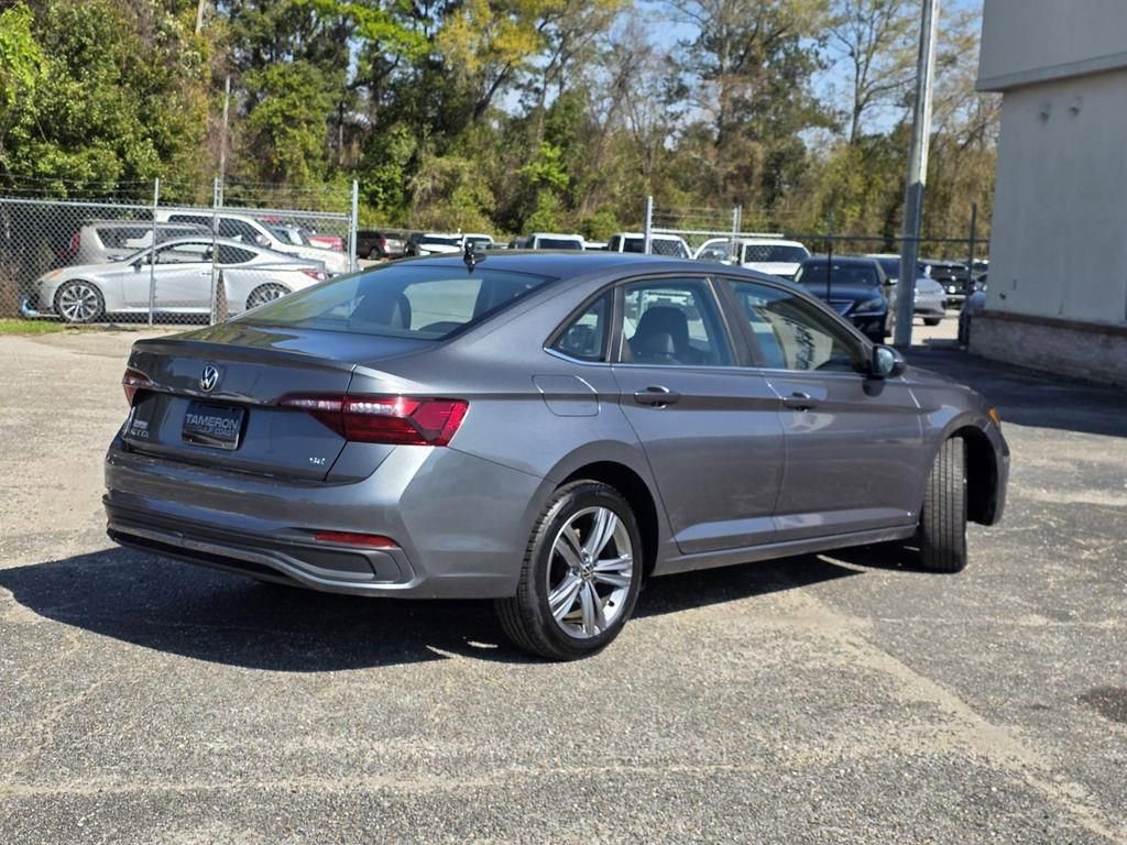 Used 2024 Volkswagen Jetta SE FWD image 6