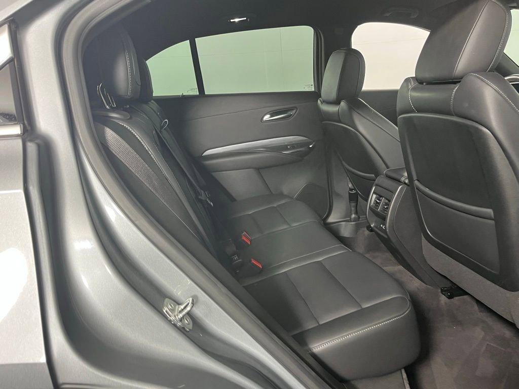Used 2024 Cadillac XT4 Premium Luxury image 29