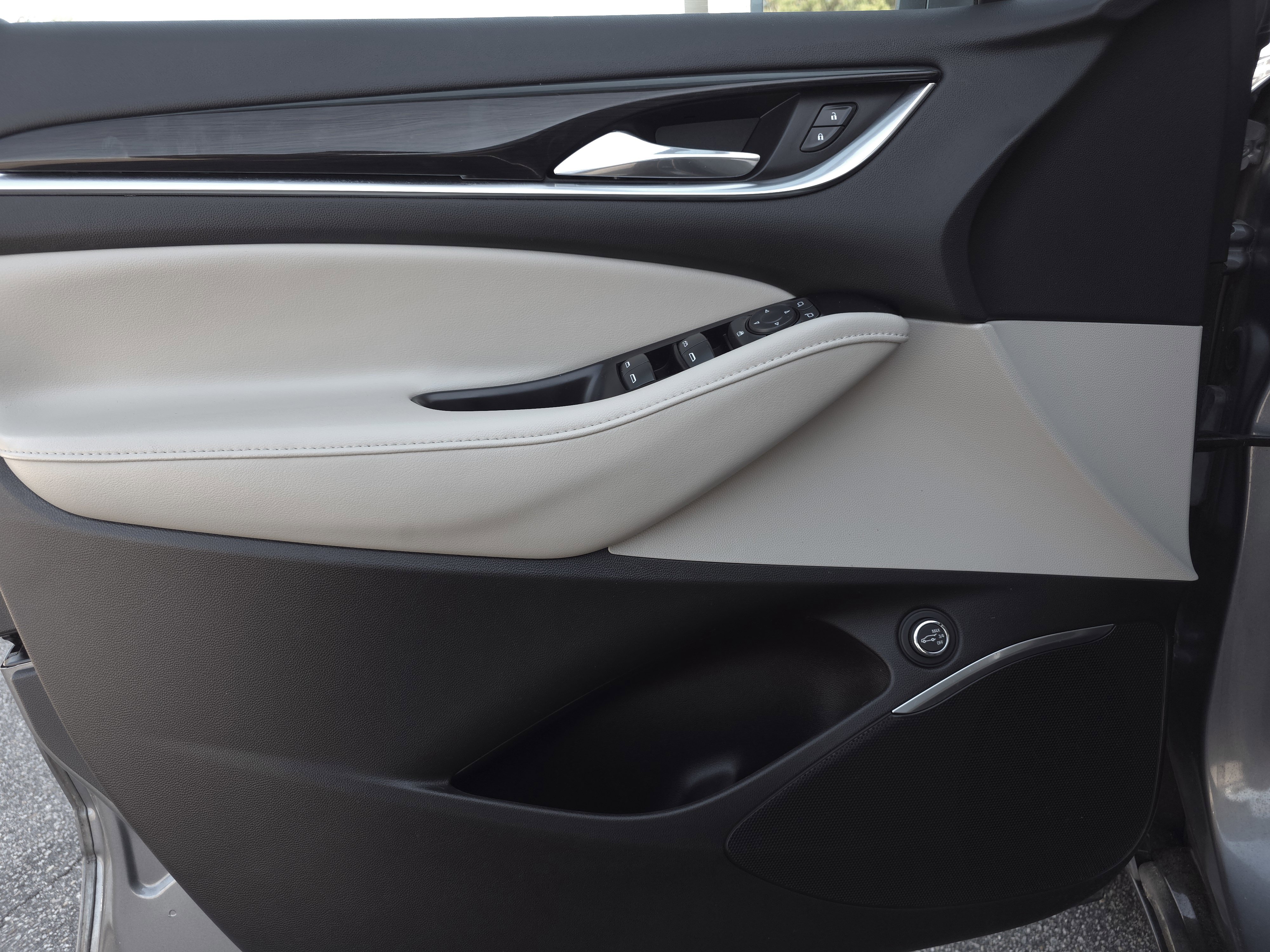 Used 2019 Buick Enclave Essence image 23