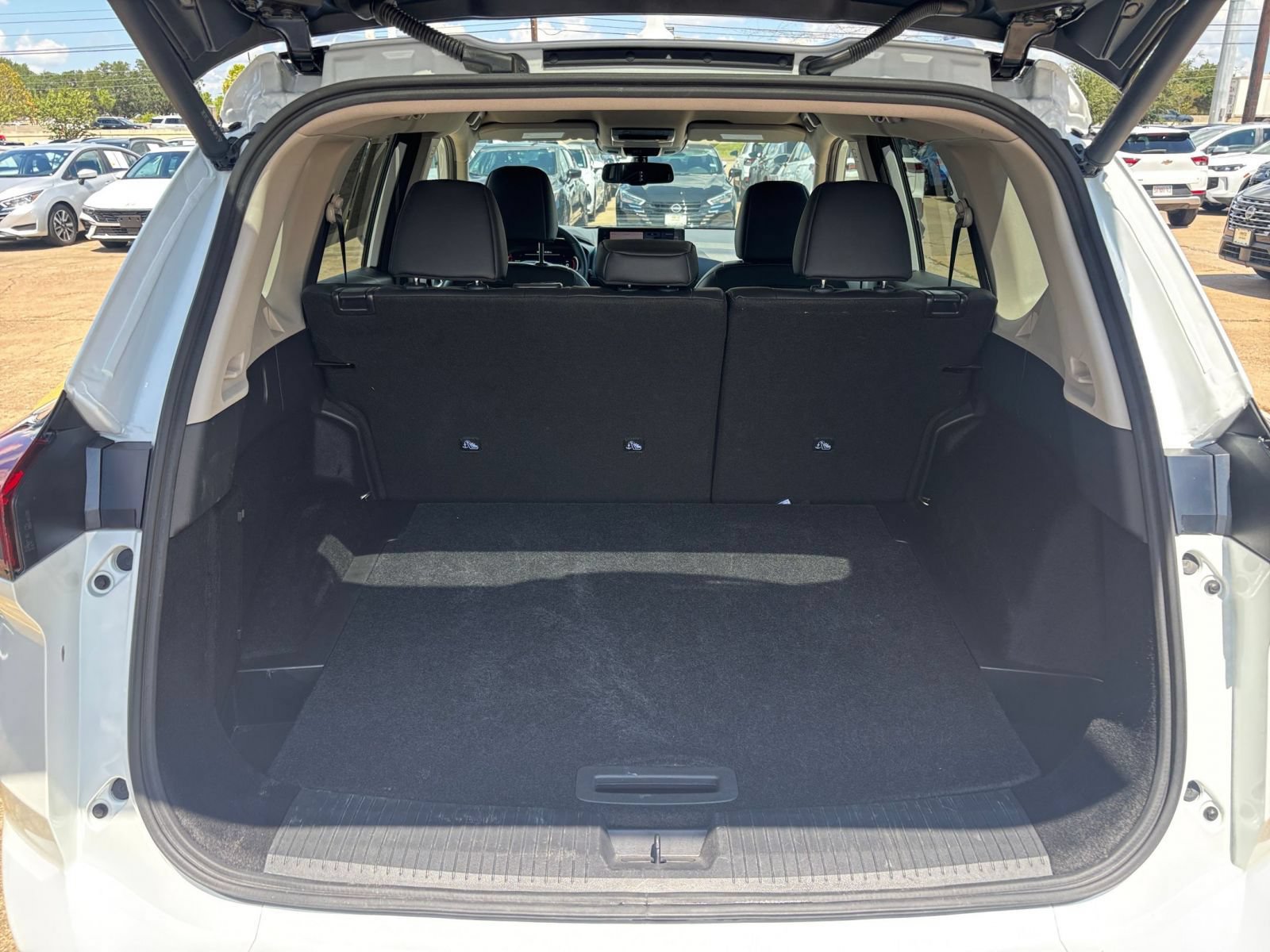 Used 2026 Nissan Rogue SL FWD image 33