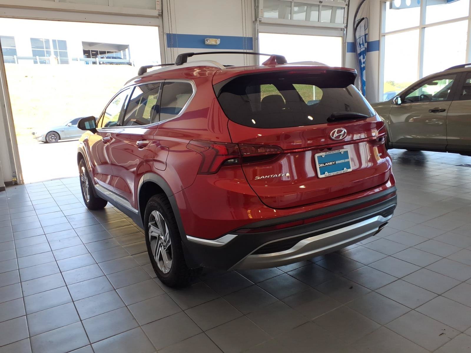 Used 2022 Hyundai Santa Fe SEL w/ Convenience + Premium Package AWD/4WD image 7