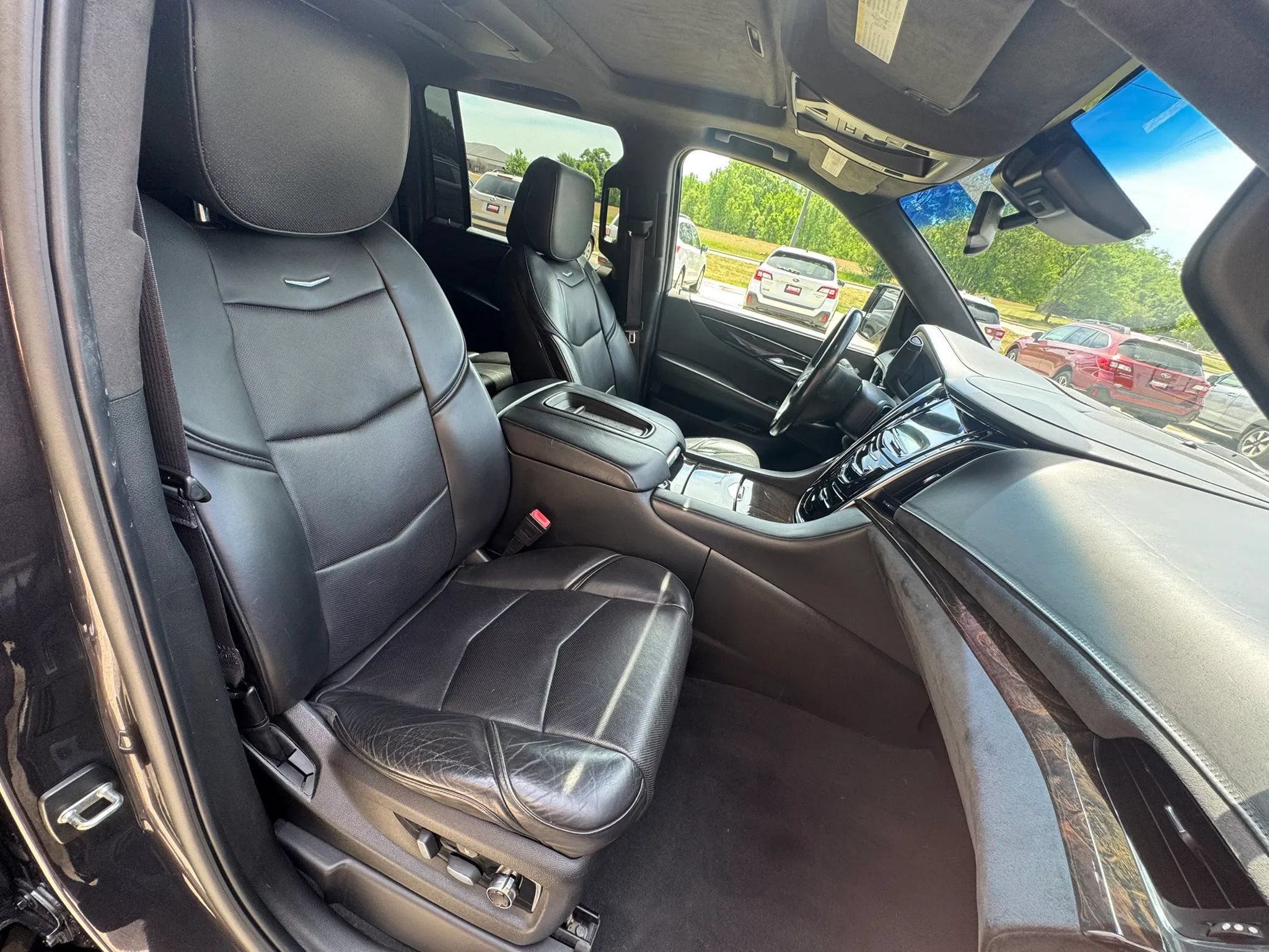 Used 2016 Cadillac Escalade ESV Platinum AWD/4WD image 14