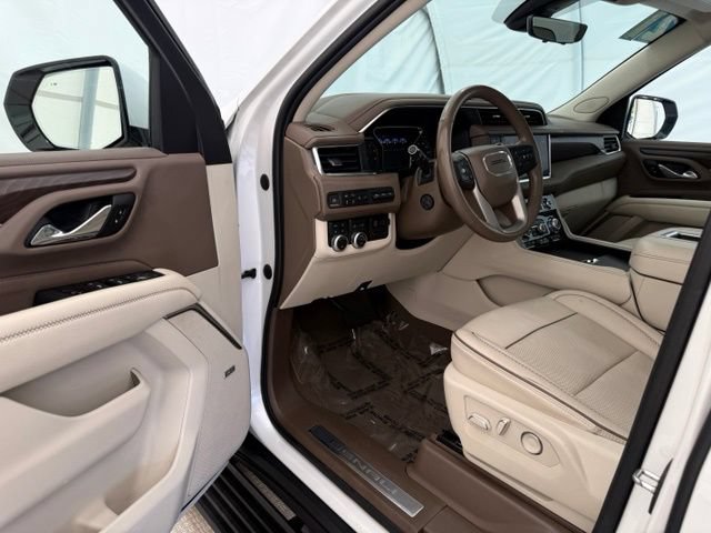 Used 2021 GMC Yukon Denali w/ Denali Ultimate Package AWD/4WD image 38