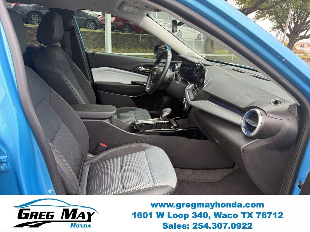 Used 2026 Chevrolet Trax LT w/ Driver Confidence Package FWD image 31
