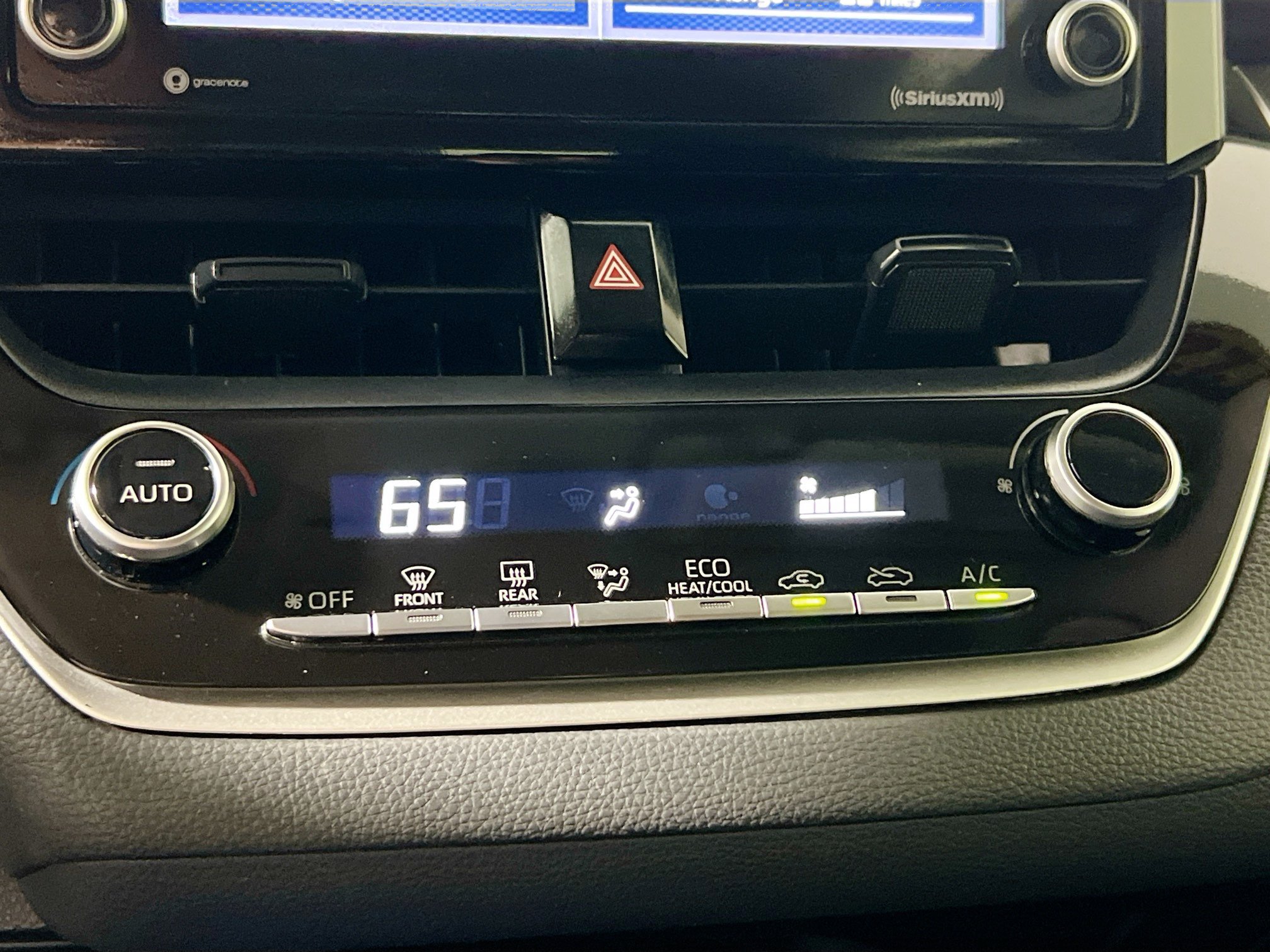 Used 2022 Toyota Corolla LE FWD image 24