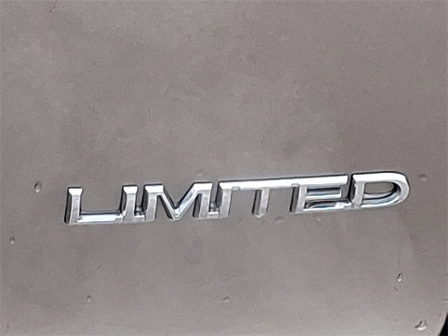 Used 2017 Chrysler Pacifica Limited image 30